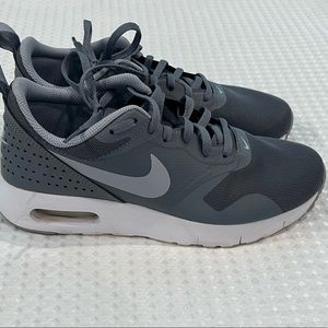 Nike Youth size 5 shoes